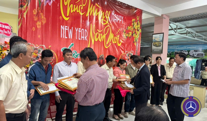 Tất niên cuối năm 2024. không khi sôi nổi phấn khởi, một năm hoàn thành xuất sắc nhiệm vụ.