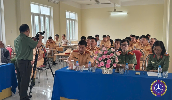 Hội Nghị tập huấn nghiệp vụ Sát hạch cấp GPLX cho lực Lượng CSGT năm 2025
